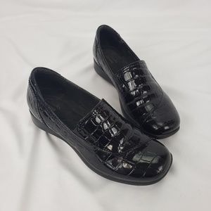 Clarks Women's Faux Patent Leather Croc Slip On 6